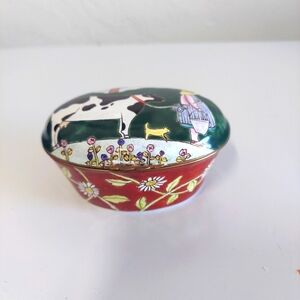 Vintage Chinemel Trinket/Gift Box by B. Yee